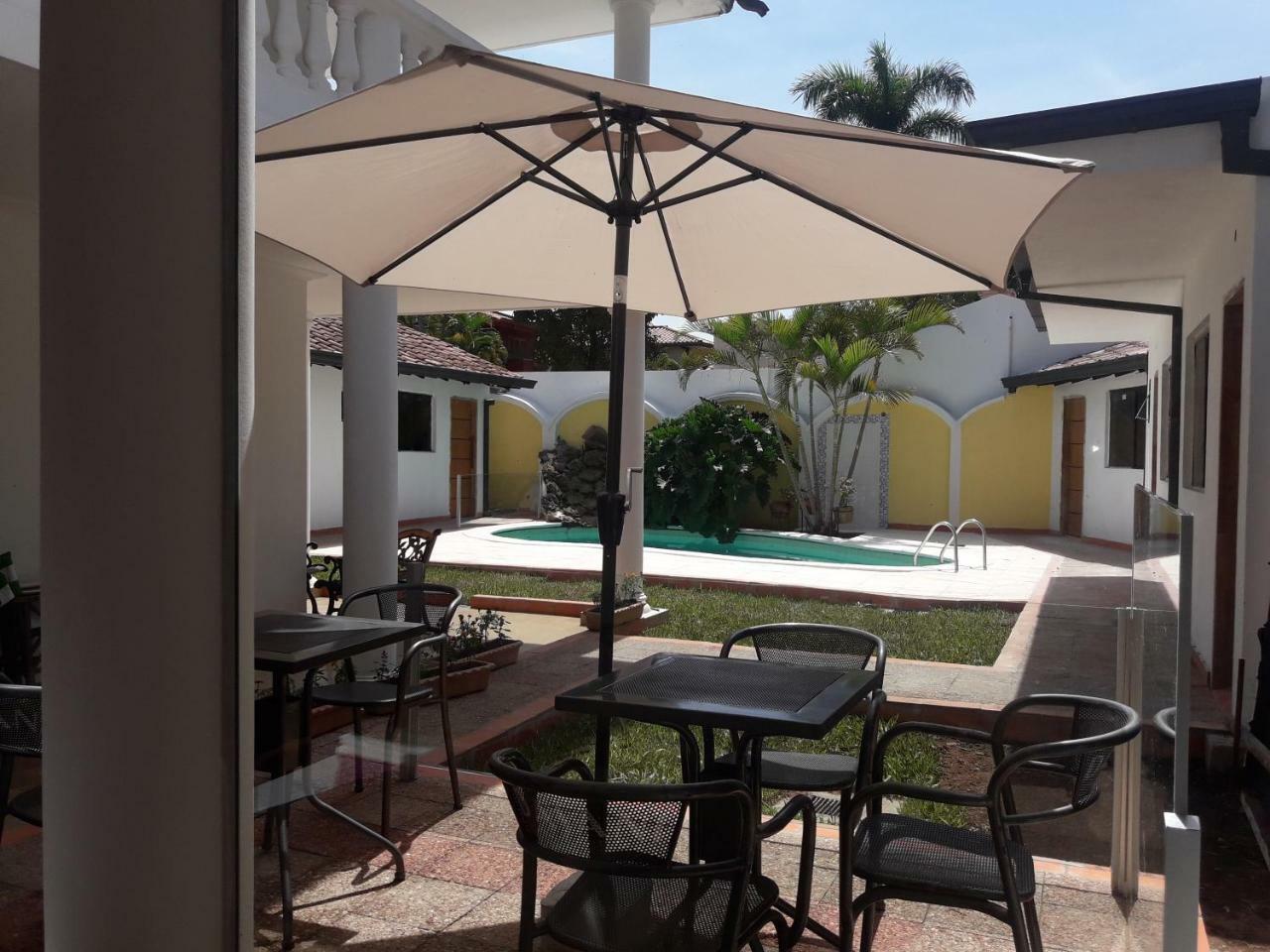 Hotel Casa Jardin Asuncion Luaran gambar